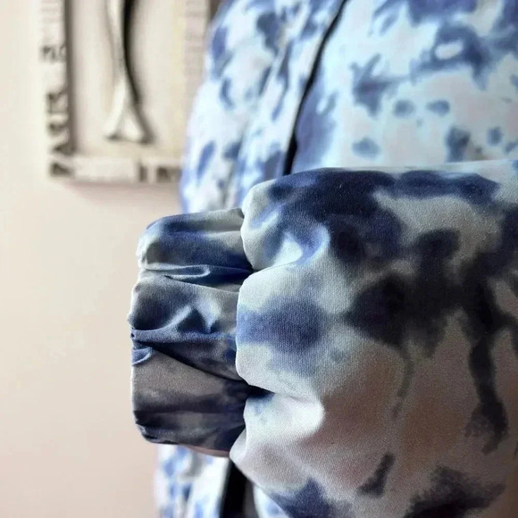 Missguided Women’s Blue Tie Dye Short Puffer Coat Size 2 - Picture 9 of 15